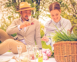 Sommarfeeling med Toast Skagen och brännvin i en per..