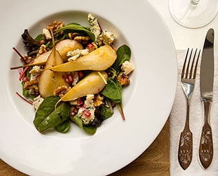 Päronsallad med valnötter och blåmögelost