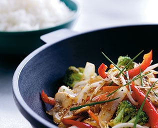 Lätta, stekta grönsaker med ris