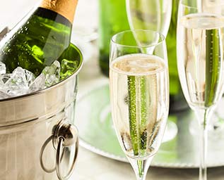 Champagne på allas läppar