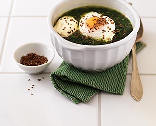 Grönkålssoppa med pocherat ägg