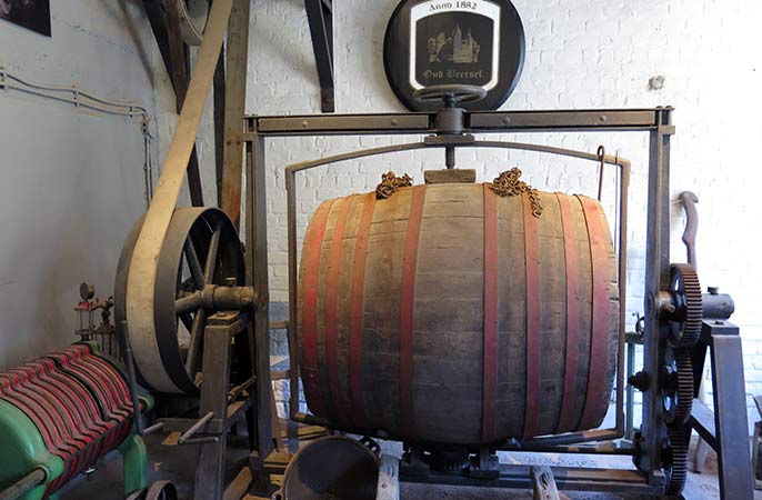 Beersel-old-barrel-686