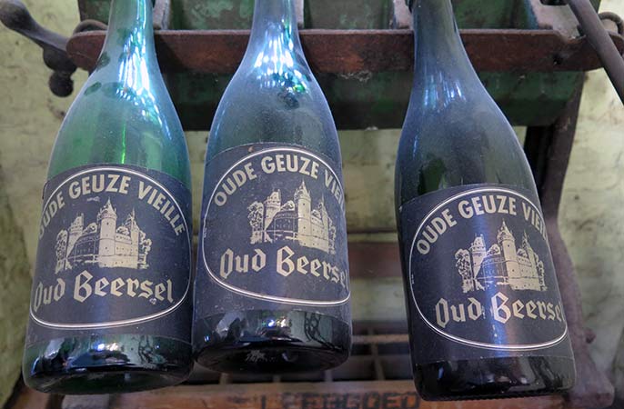 Beersel-old-bottles-686