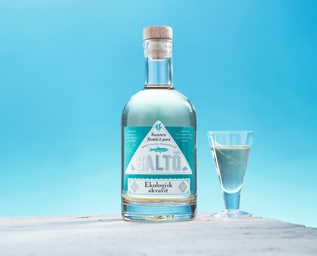 Skärgårdsinspirerad akvavit till sillen