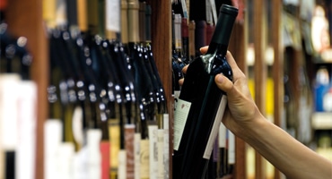 Svensken väljer allt dyrare vin