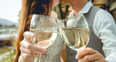 Svenska vindrickare mest otrogna i världen