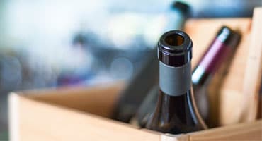 Konsumenter rasar mot Systembolagets beslut om trälå..