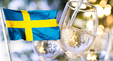 Fira nationaldagen med ett glas helsvenskt vin