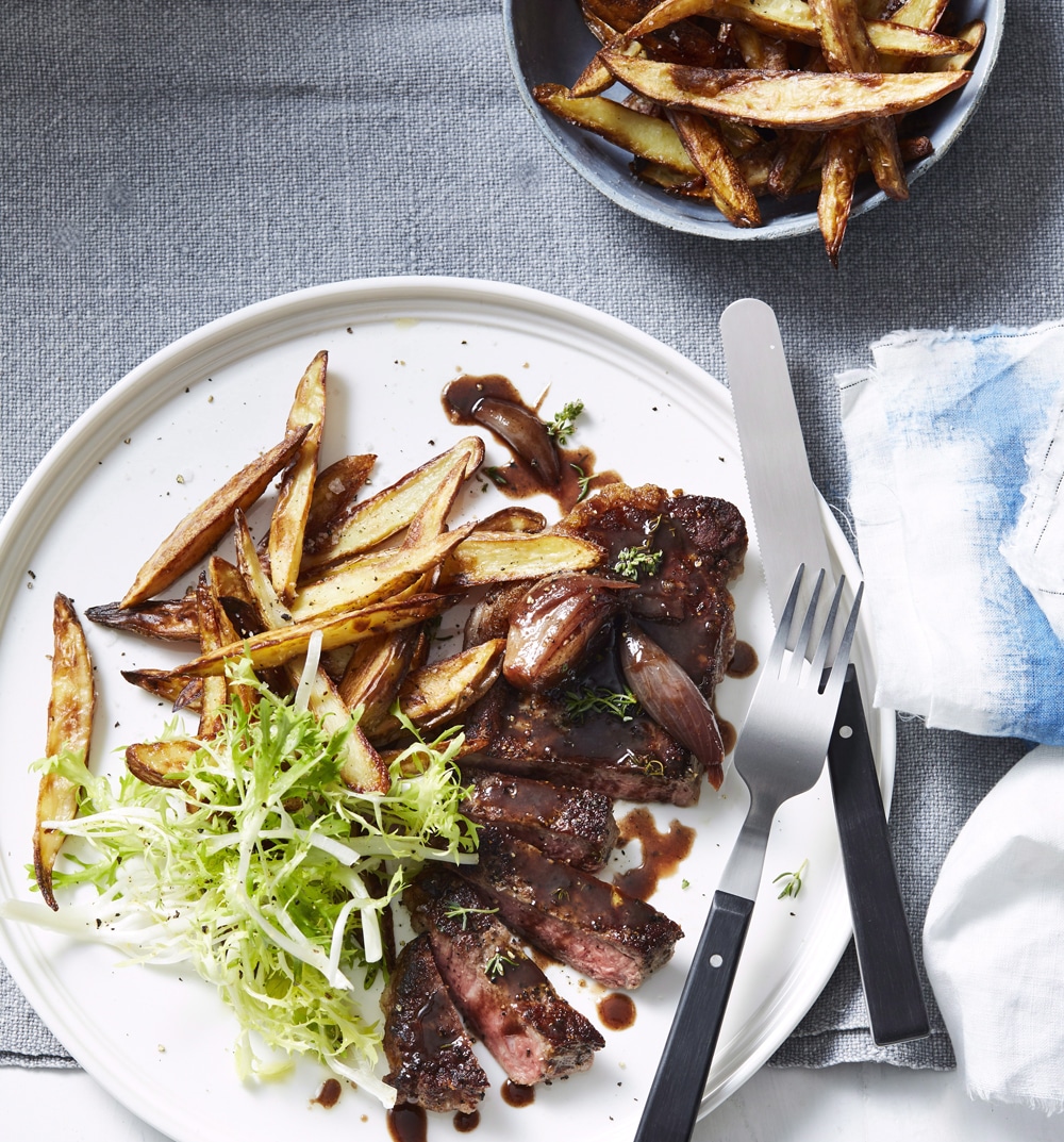 Ryggbiff med rödvinssås och klyftpotatis
