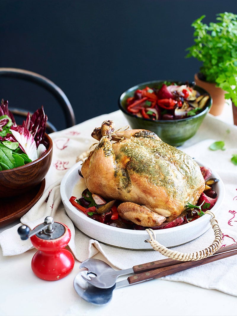 Helstekt örtkyckling med italienska grönsaker