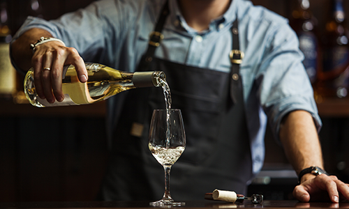 Nytt förslag: ”Hämt-vin och öl från restauranger”..