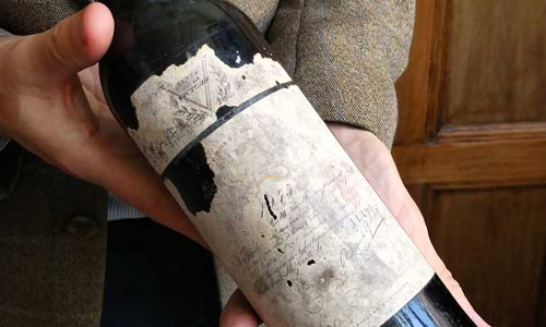 Ikoniska fredsvinet säljs på svensk auktion